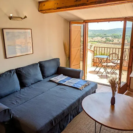 Village House, Sea View Semesterbostad *